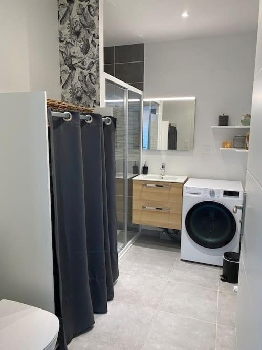 Appart & Fleurinoise Balcon Ascenseur Climatisation Fleurieux-sur-l'Arbresle Luaran gambar